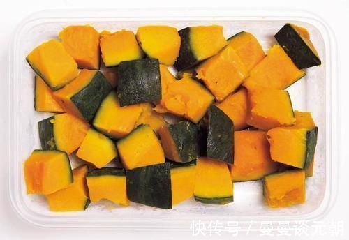 调味料|南瓜别再做南瓜饼了,这样做非常的好吃,一次2盘不够吃