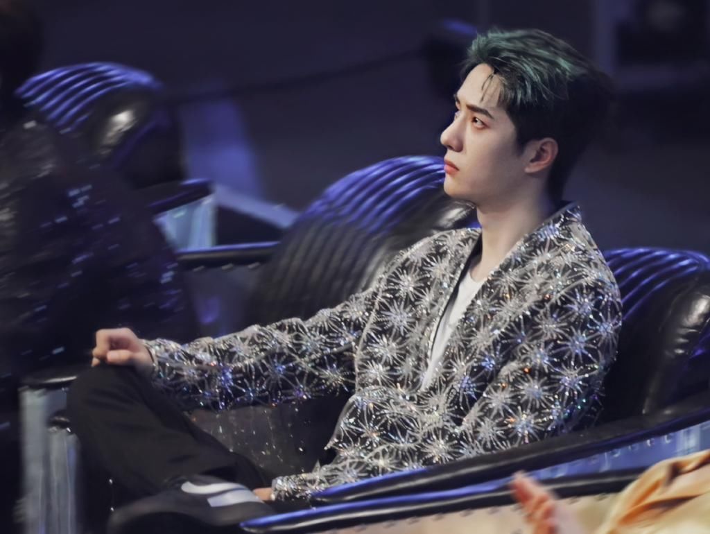 一波王炸学王一博女团舞集体翻车,因周边队长形象受损,被问“为什么是猪”