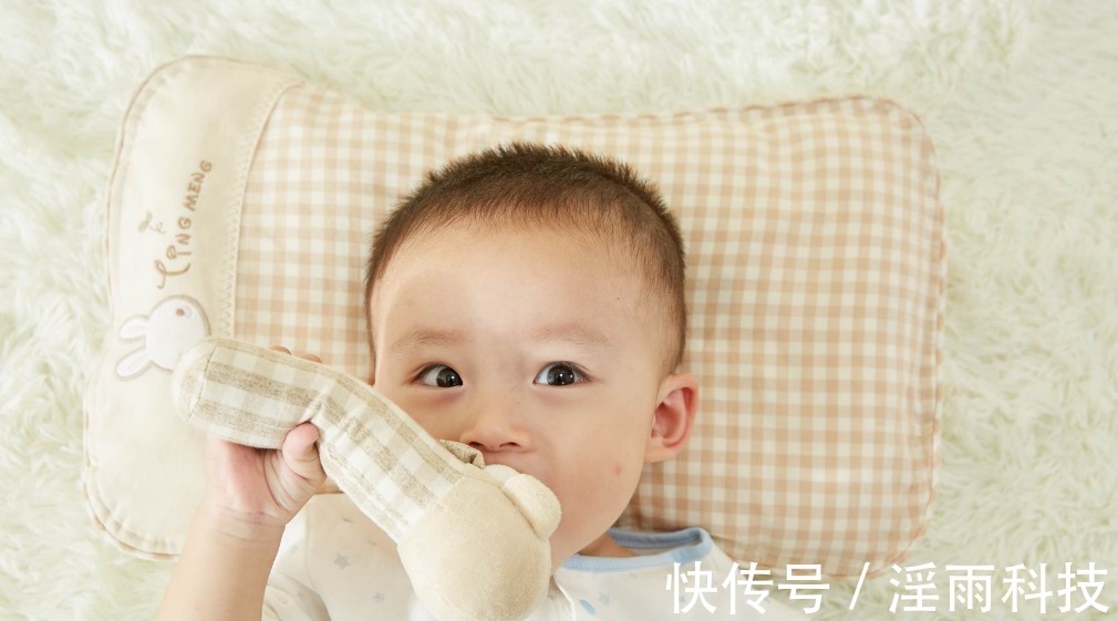 睡眠质量|宝宝睡醒后的3类行为,暗示大脑发育很优秀,将来是个学习的料
