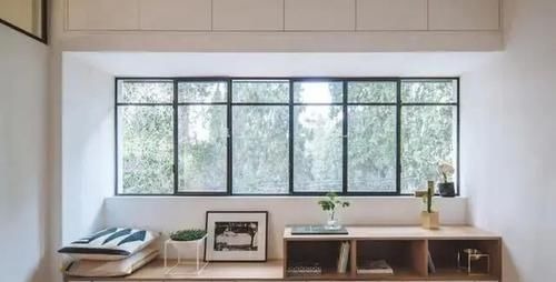 休闲区|窗边这样设计,一边悬空书桌做书房,另一边卡座做休闲区,省30平