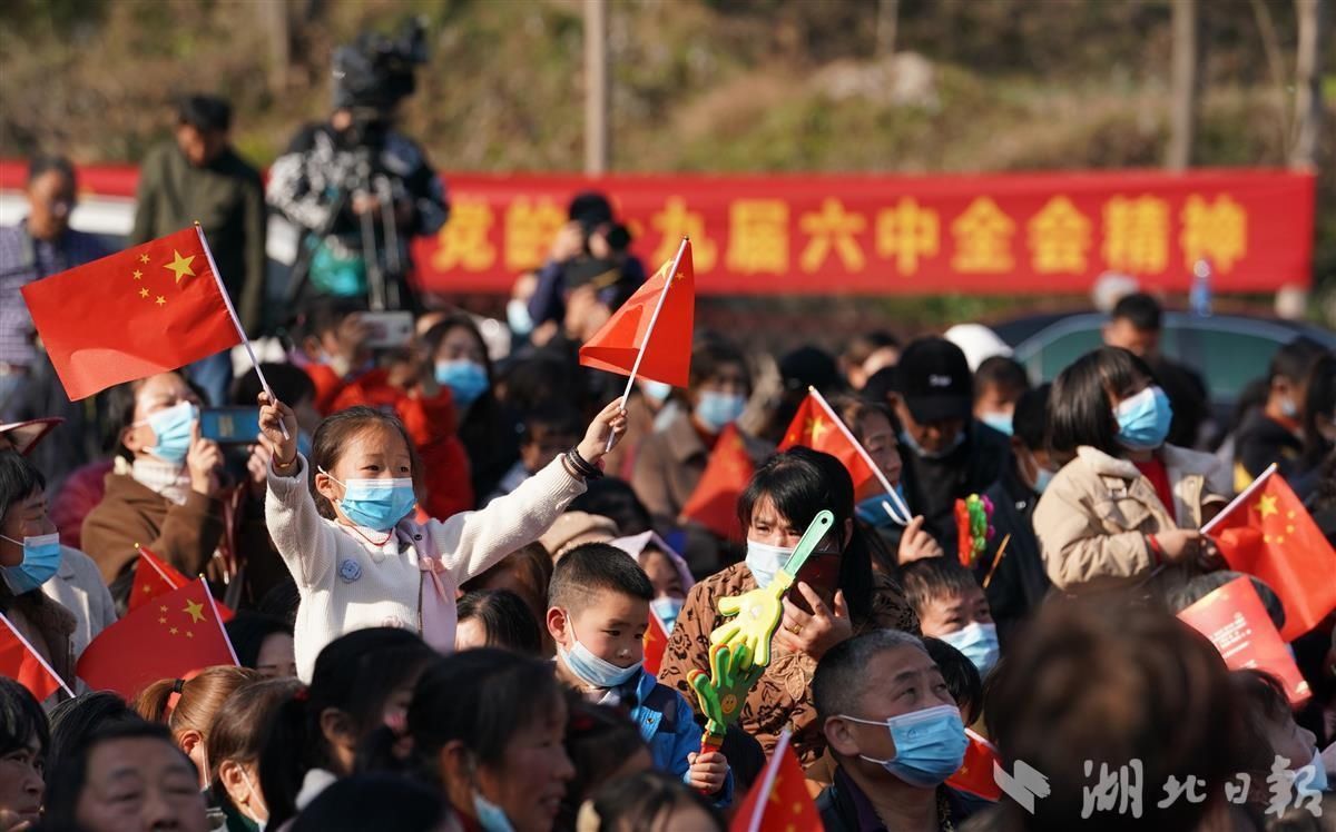 村支部#红色文艺轻骑兵走进古村落宣传六中全会精神