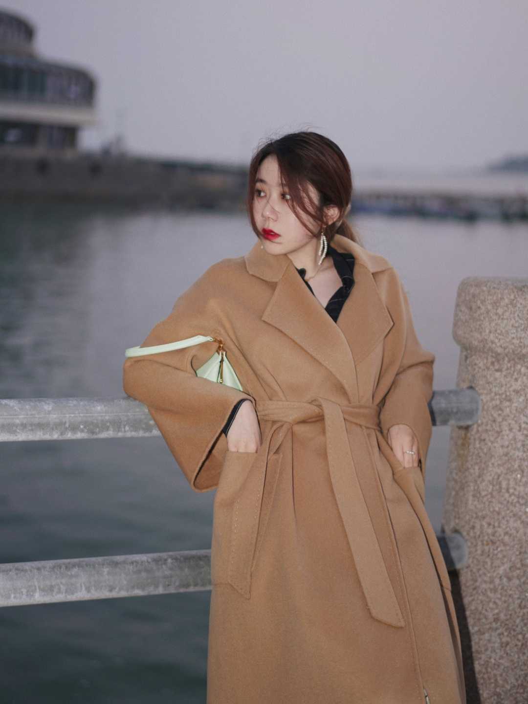 搭配 想要把基础驼色穿出高级感,一定要用它这几种配色,效果超级赞