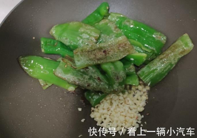 朋友们|无论炒什么青菜，只需学会这6招，青菜鲜香翠绿不发黑，入味！