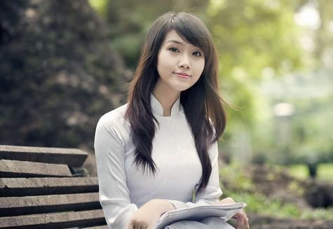 脸上长斑的人,3种食物是天然的“褪黑素”,吃再多也没事