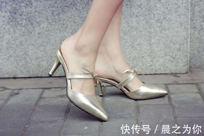 女性 精巧的尖头细跟高跟鞋,展现女性的玲珑身材