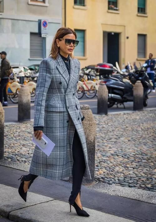 2021开春4大“流行色”来了，照着穿优雅又显贵，谁先穿谁美