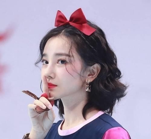 锁骨 5款适合头发稀少的发型,高级时髦还显发量,拯救头发少的困扰