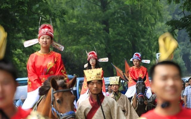 指连|大三元是指连中解元、会元、状元,那小三元指的又是什么呢?