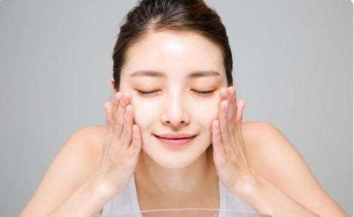 呼啦圈|那些皮肤看起来很亮的女孩,多数都在做这几件事,不妨学习一下