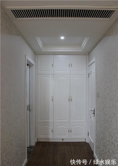 亲戚家160平新房,没想到一进门就惊艳了,客厅实在漂亮!