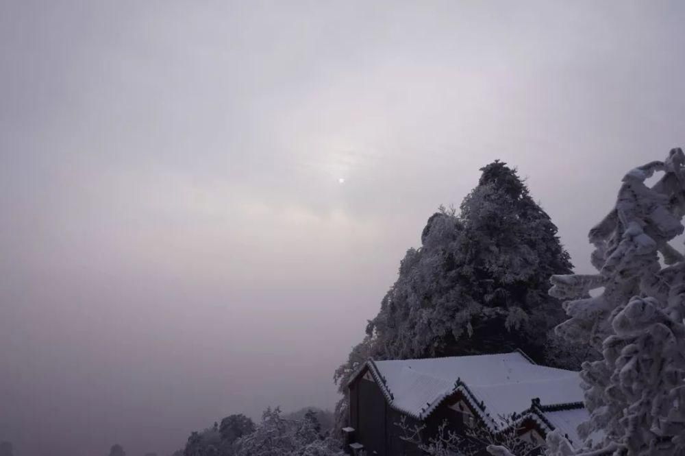 风雪|风雪武当山，仙境藏玄机！大雪封山时，道人、隐士都在干什么！