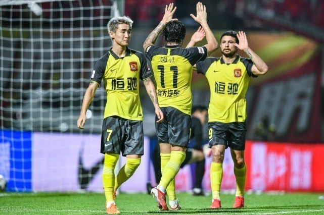 上港|帽子戲法，紀錄加4，11球高居射手榜首，這樣的艾克森不被上港待見