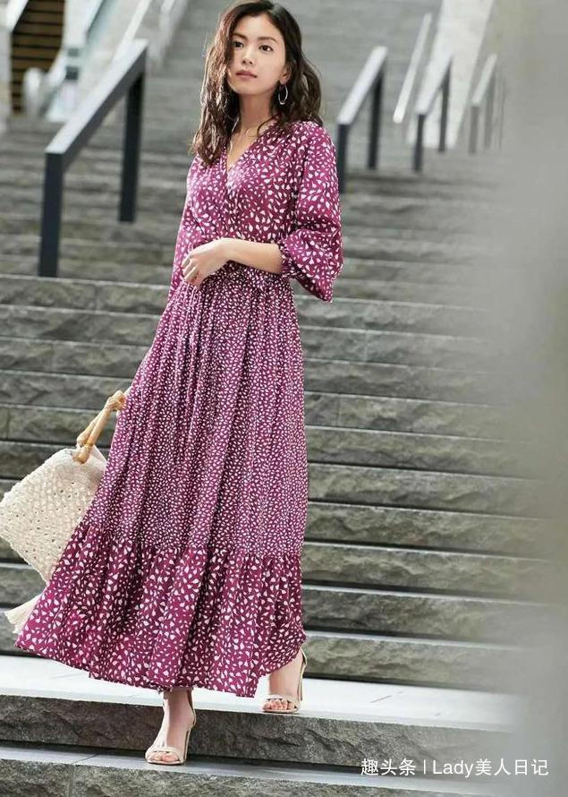 快来学,日本最流行的“夏日新鲜感穿搭”,仅学3招秒变穿衣高手