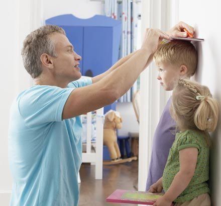 生长激素|你家娃的身高达标吗?2021年儿童标准身高对照表,父母来看看!