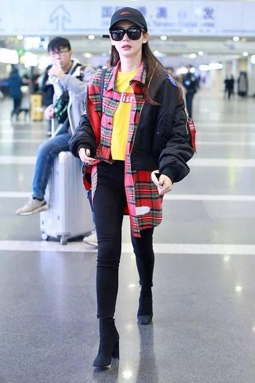 烂大街的“羽绒服”，怎么穿更时髦？教你这4个叠穿法，洋气保暖