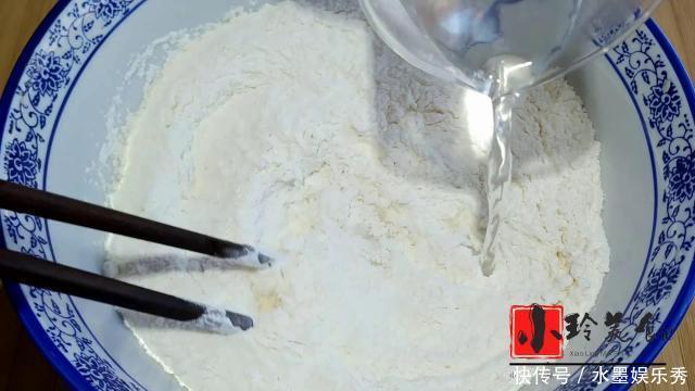 烙饼|烙饼为什么发干发硬大多人以为用开水烫面,抹很多油,其实都错