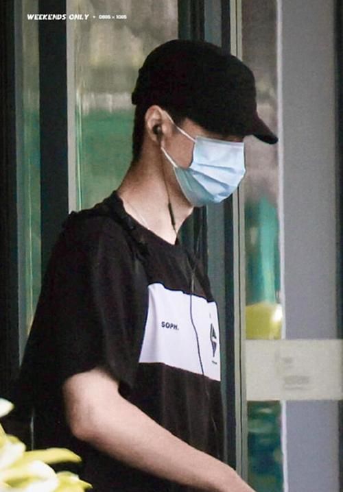 王一博|王一博 :20210708 上海到达,即将录制第一期《这就是街舞4》。