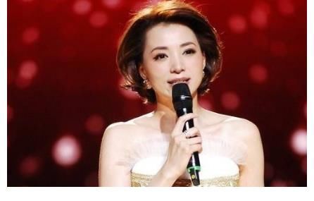 龙洋|当红央视一姐，董卿为何连续四年缺席春晚，究竟是什么样的原因？