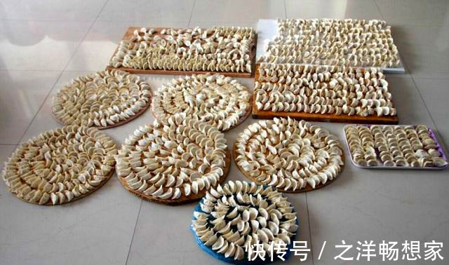 开裂|冻饺子时,直接放冰箱就废了,牢记“2要点”,饺子不粘连不开裂