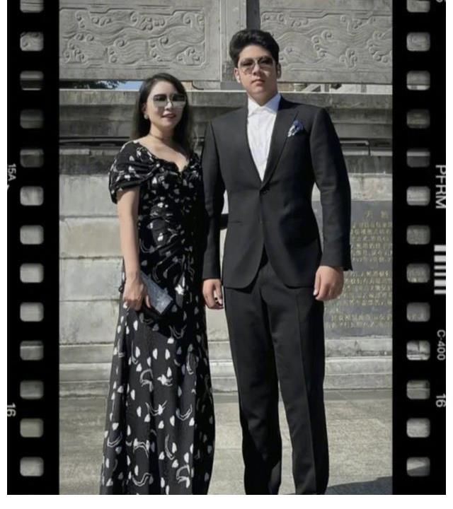 小石頭|《爸爸去哪兒》萌娃現(xiàn)狀：小石頭變參天大石，費(fèi)曼因激素發(fā)胖