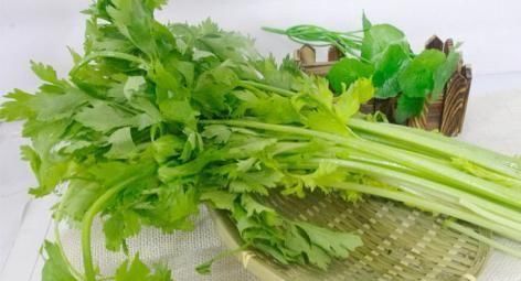 女人爱美，推荐常吃3种食物，补水润肤，祛皱淡斑，好处多多