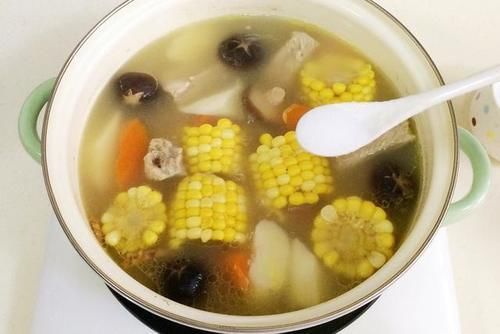 西红柿|这四种汤很适合孕妇喝,家人赶快学起来做给准妈妈,营养师力推