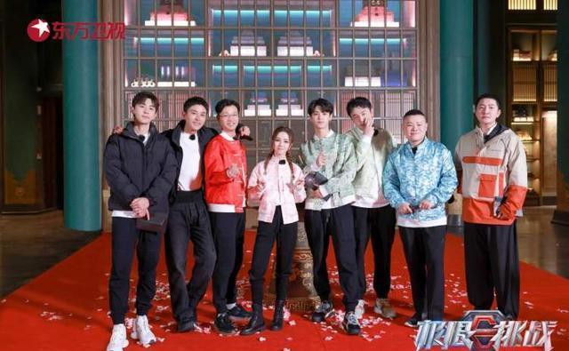 小确幸 极限男团全员“变身”,体会平凡职业中的“小确幸”