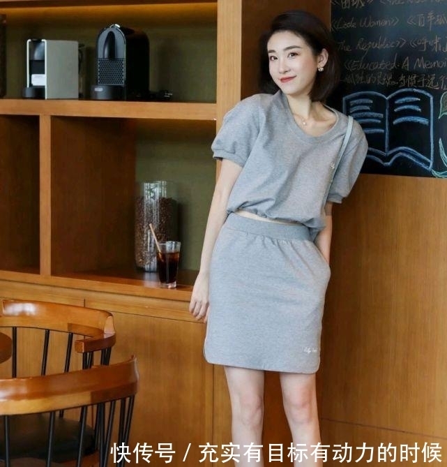 成熟|成熟女人怎么穿才好看呢?简约温柔的穿搭就很不错,高级又有魅力