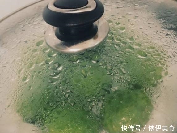 青团|肉松蛋黄青团外面买太贵,教你简单又好吃的做法,味道一点都不差