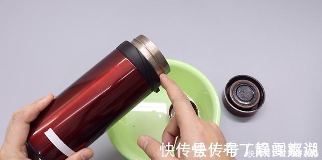 茶垢|保温杯再难清洗，教你一招，不用洗洁精，细菌茶垢全部洗干净
