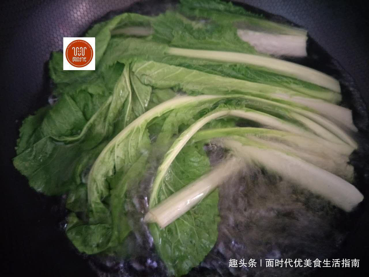 这两种蔬菜一起煮粥，照常补钙，还能少生病，孩子成长常备！