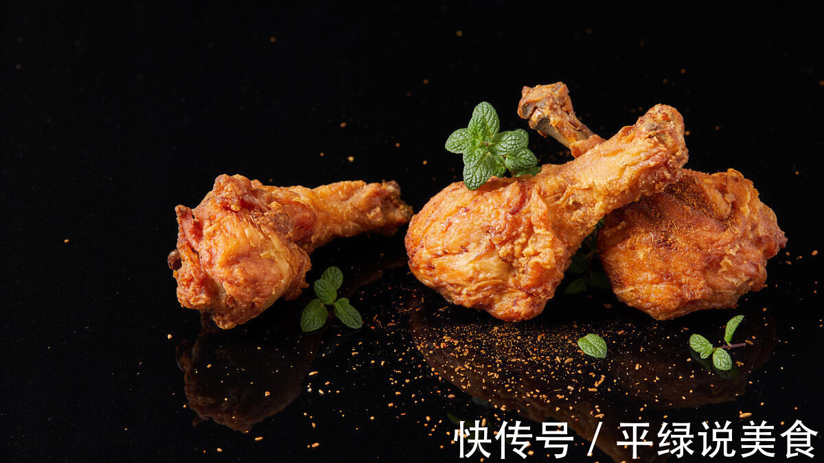 炸鸡腿时,面粉和面包糠,哪样更好,教你正确的做法,味道太香了
