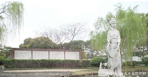 伍子胥|洗衣女救下一书生,书生无心说了一句话,女子便抱着石头投河自尽!