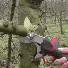 |搞笑GIF:女生为了防晒,什么事都做的出来!