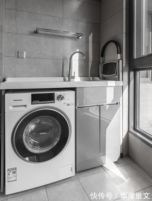 美家|103平现代风简约美家,烟灰与木色打造时尚前卫宅,大气还美观