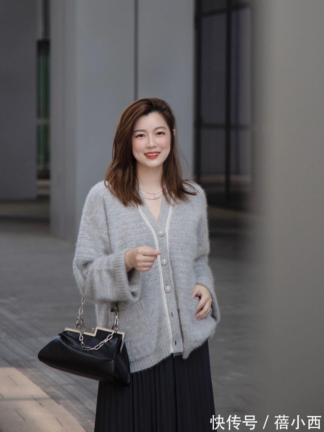 开衫 春天穿衣无需复杂,用“针织开衫”打造潮流感,出街绝对赚足眼球