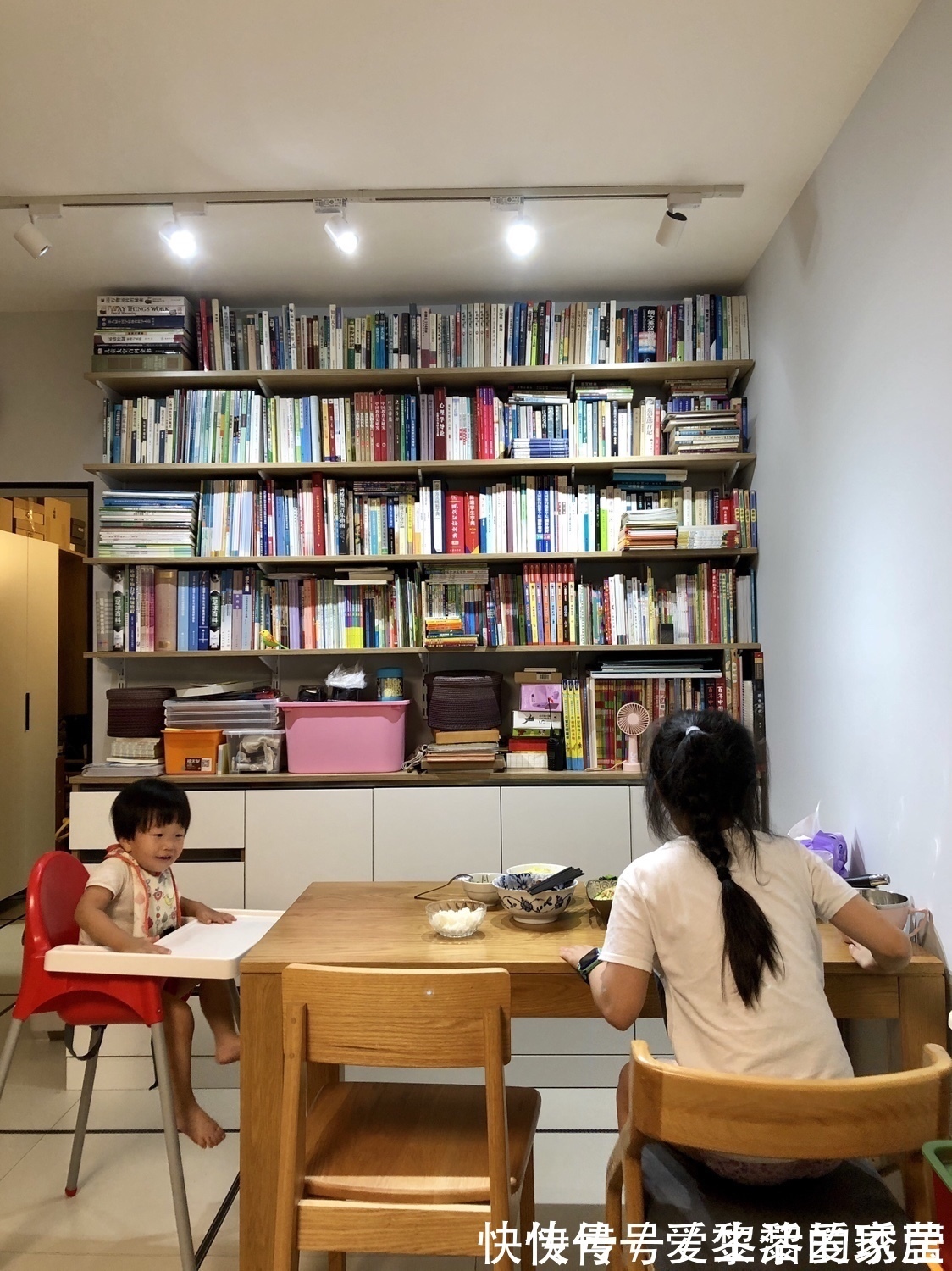 小天地|设计师的魔法,家里这几个地方都能改书房!