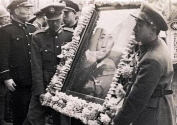 失事|戴笠失事前发了一封电报,里面8个字,让蒋介石沉默了几个小时