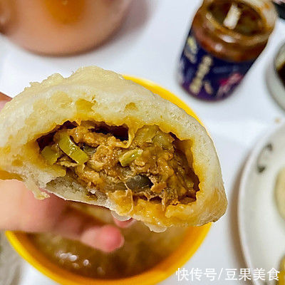 适合全家的透油包子 白菜猪肉包子,老人小孩都爱吃