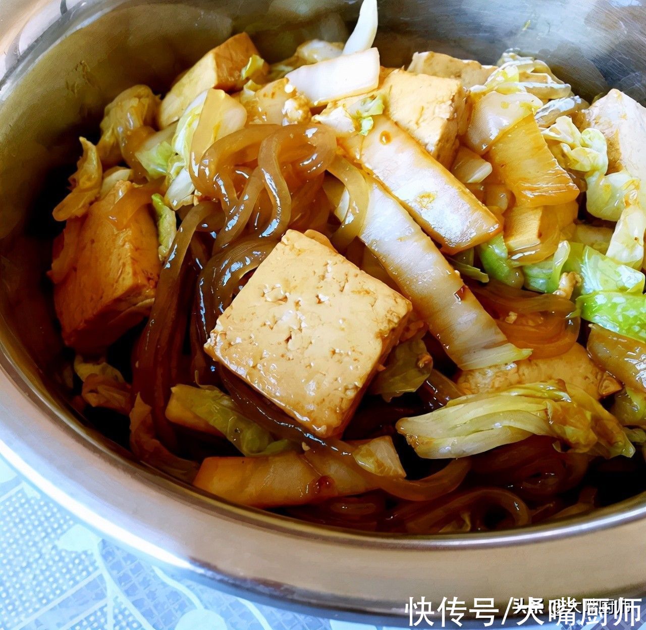 ?做白菜炖粉条，别搞错了顺序，教你3个技巧，做出地道“东北味”