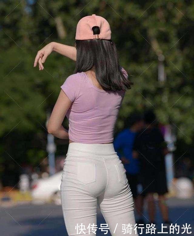 瑜伽裤|“漏斗形”身材的瑜伽裤美女，充满了休闲的气息，气质提升