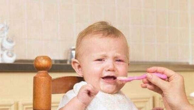 四缝穴|孩子有这4个现象说明已积食,用这3式小儿推拿,可能会快速缓解