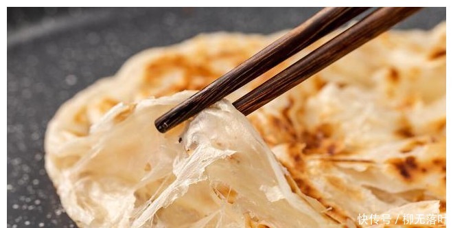面团|烙好的饼总是发硬终于找到原因了,牢记2点,饼柔软劲道不发硬!