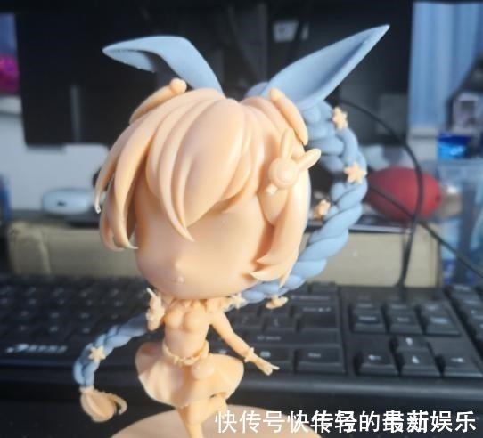 弧度|斗罗小舞Q版手办曝光,蓝色头发,身材比例绝佳,造型很灵动!