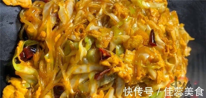 家常|我家最爱吃此道菜，简单又快速，3块8钱一大锅，全家百吃不厌
