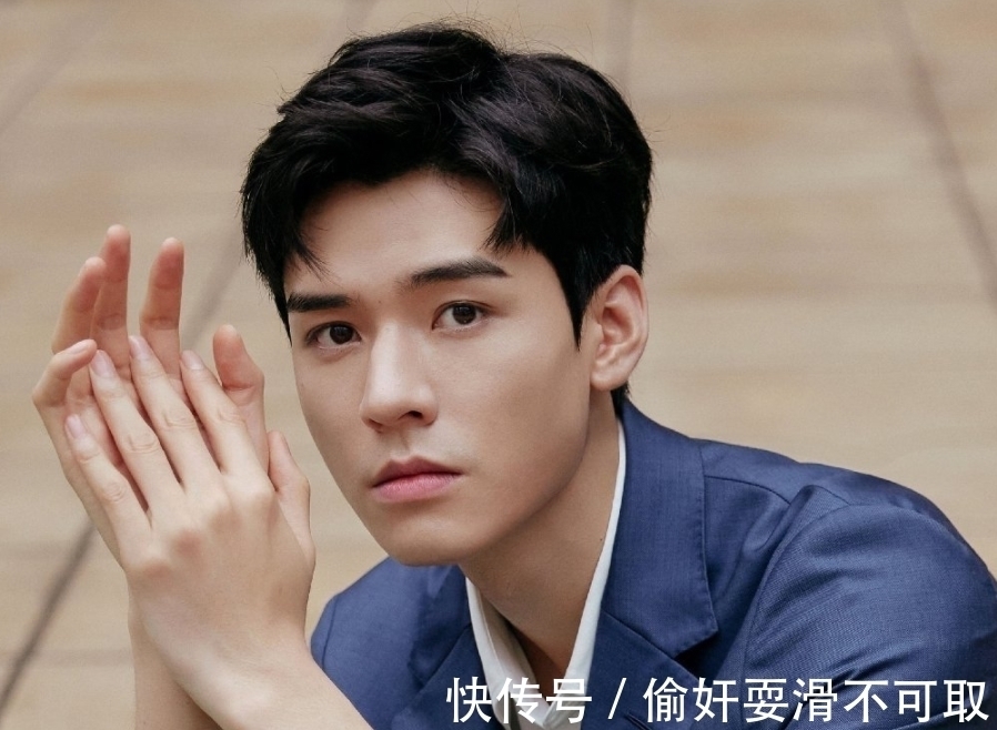 中餐厅5|龚俊录《中餐厅》被曝路透，手上拿的东西瞬间引关注，粉丝笑翻了