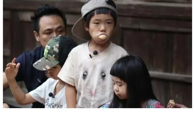 综艺|儿子录综艺留下永久性伤疤，芒果甩锅不承担，看吴镇宇手撕节目组