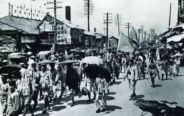 孙中山|他炮轰总统府，在日军给的8万支票上画叉，55岁用母亲的棺木下葬