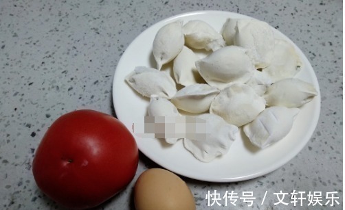 饺子别再用白开水煮了,像我这样煮出来的饺子格外有味道,特好吃