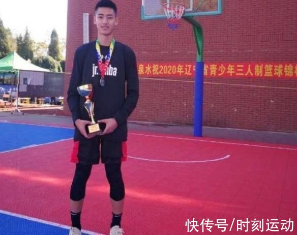 张镇麟|辽篮后院起火，郭士强挖走郭艾伦传人，蒋兴权张镇麟妈妈谈判落败